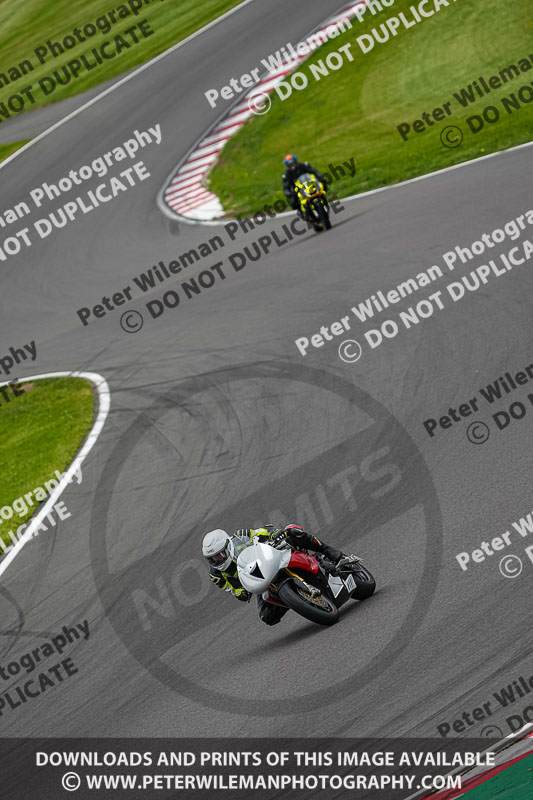 donington no limits trackday;donington park photographs;donington trackday photographs;estoril;event digital images;motorbikes;no limits;no limits trackdays;peter wileman photography;portugal;trackday;trackday digital images;trackday photos